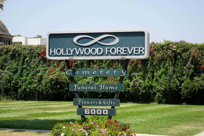 2.5-hour Hollywood Chills Tour - Celebrity Scandals and Cemeteries - Iconic Locations to Visit