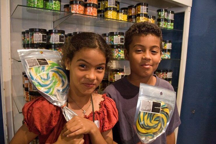 2.5-Hour Kids & Family Walking Tour in English - Tour Duration & Language Availability