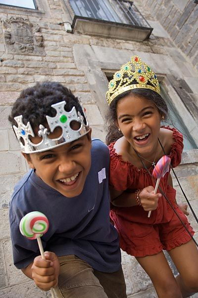 2.5-Hour Kids & Family Walking Tour in English - Accessibility & Meeting Point Information