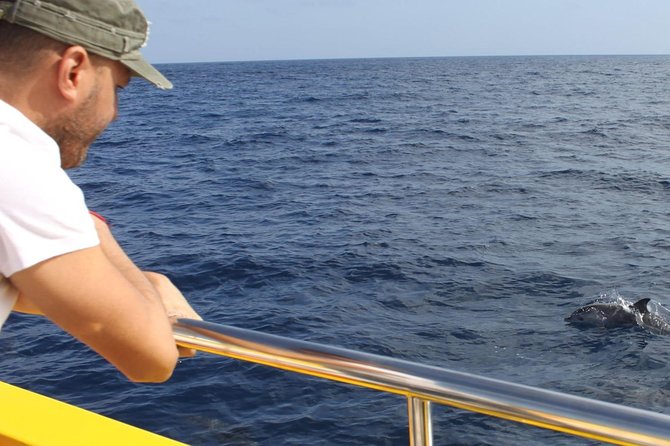 2.5-Hour Lanzarote Sunset Cruise From Marina Puerto Del Carmen - Important Reminders and Considerations