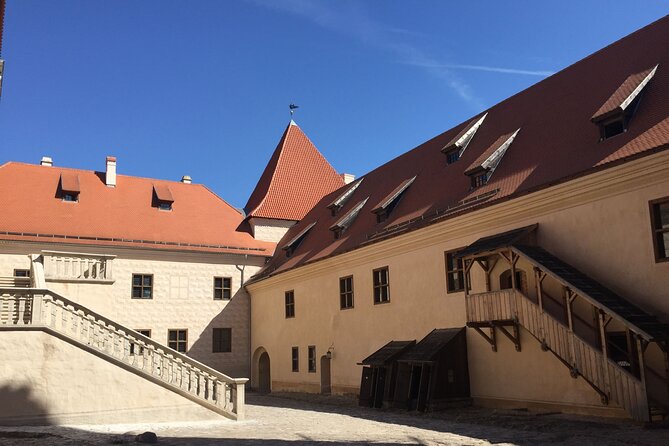 2 Countries! Hill of Crosses, Rundale Palace and Bauska Castle - Booking and Pricing