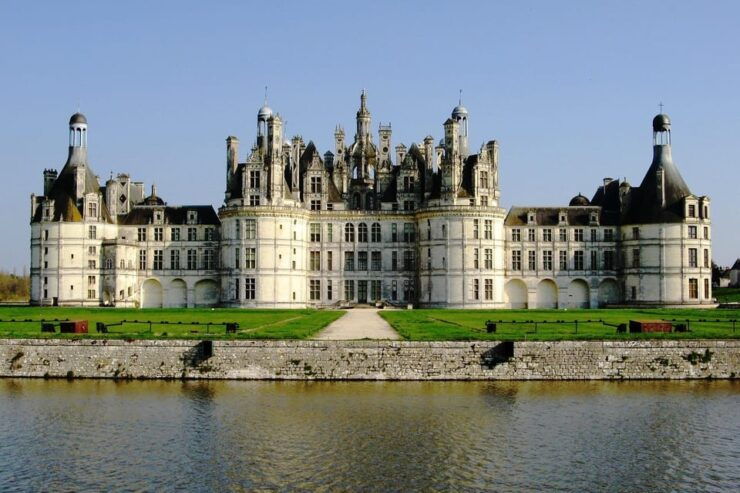 2-day 3 Loire Castles & Chablis Wines 4 Domains Private Tour - Itinerary Overview