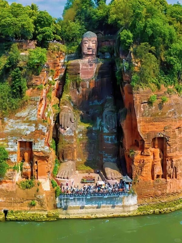 2-Day Cultural Tour of Leshan and Mount Emei, including City Highlights - Expect a group trip, not a private cultural tour