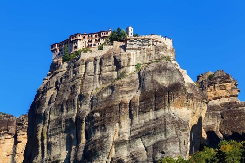 2 Day Delphi and Meteora Tour from Athens - The guide, coach, and pace