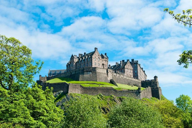 2-Day Edinburgh Tour by Rail With Accommodation, Edinburgh Castle & Bus Tour - Overview of the Tour Itinerary