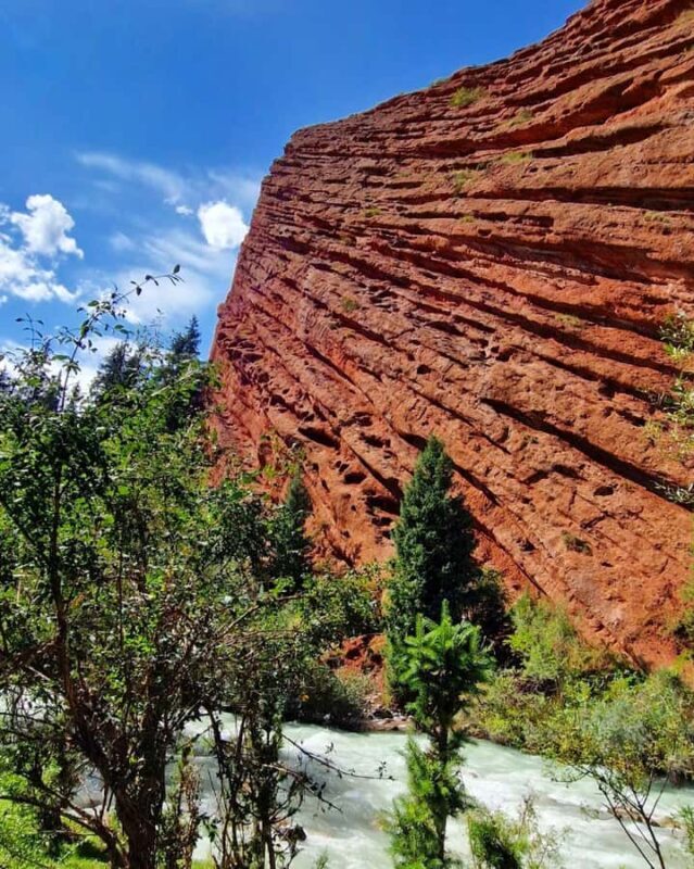 2-day group tour along the southern coast of Issyk-Kul lake - An In-Depth Look at the Tour Experience