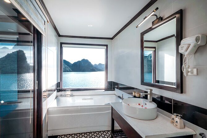 2 Day Guided Cruise Tour in Halong Bay and Lan Ha Bay from Hanoi - The Experience of the Guided Cruise