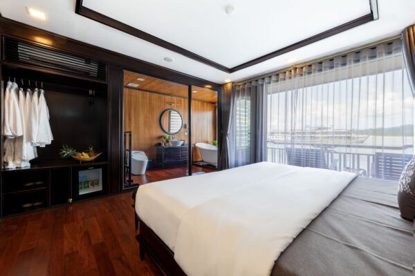 2-Day Ha Long/Lan Ha Bay Luxury 5/Star Cruise/Balcony - Common Questions