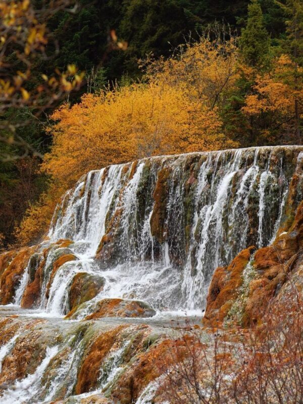 2-Day High-Speed Rail Tour to Jiuzhaigou and Huanglong from Chengdu, Sichuan - One hotel night helps, but check what you are buying