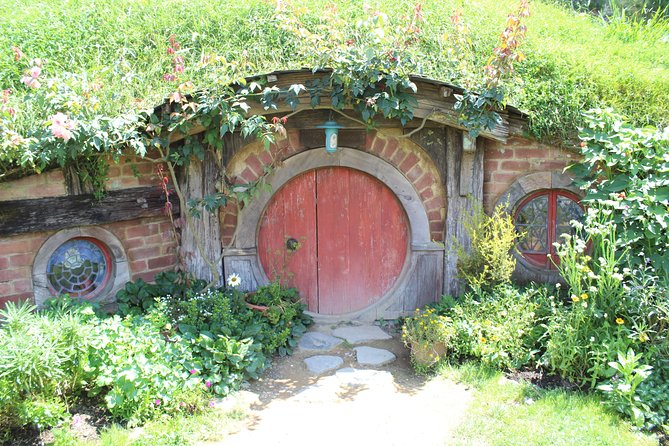 2-Day Hobbiton, Rotorua, Waitomo Caves Tour From Auckland With Accommodation - Reviews and Ratings