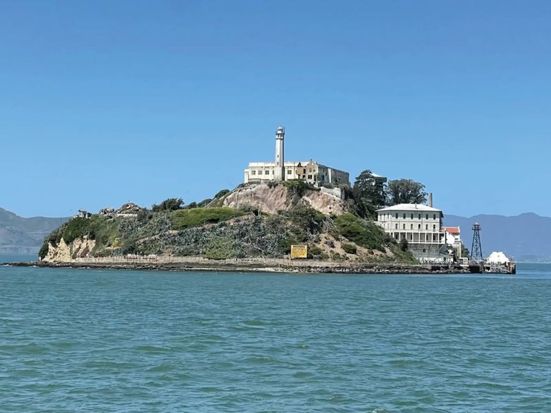 2-Day Hop-on Hop-off Bus Tour with Alcatraz Tour - Alcatraz by ferry, then two days around town