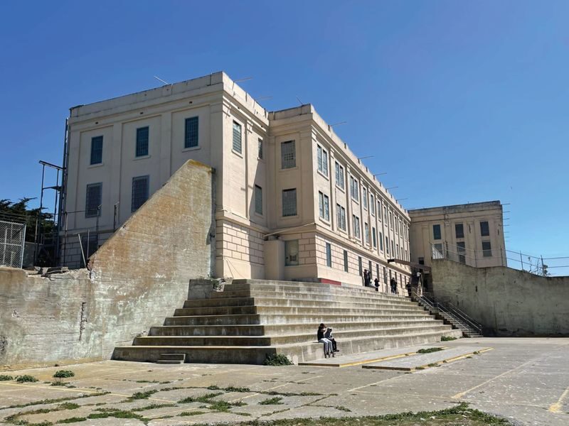 2-Day Hop-on Hop-off Bus Tour with Alcatraz Tour - What the main stops offer