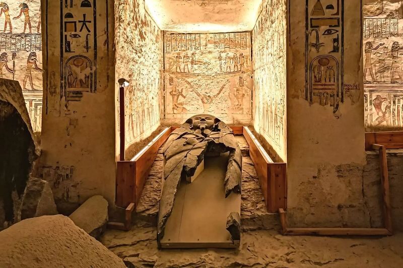 2-Day Luxor East and West Bank Private Tour with Transfers - What lunch and transport add