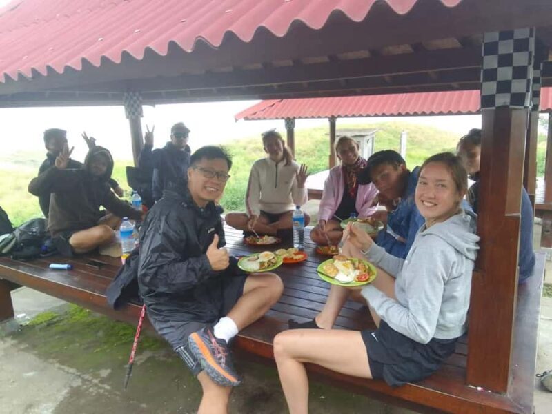 2-Day Mount Rinjani Trekking Summit Tour from Sembalun - An In-Depth Look at the Rinjani Trek Experience