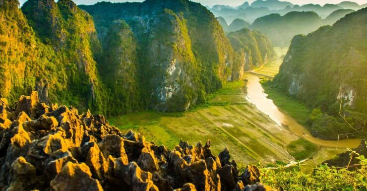2-Day Ninh Binh: Hoa Lu, Tam Coc, Mua Cave & Cuc Phuong - Day 1 Itinerary