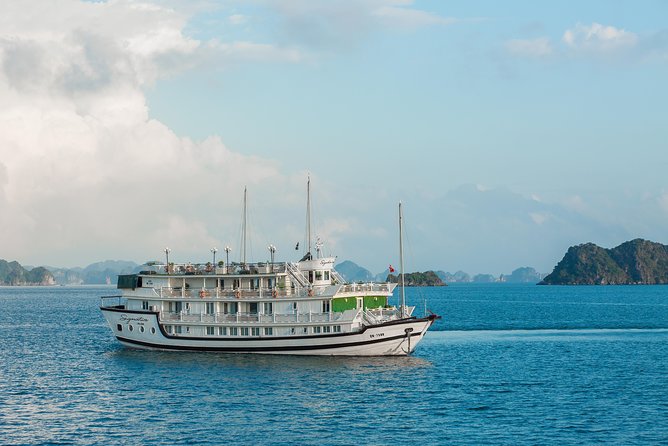 2-Day Overnight Cruise With Kayaking, Halong Bay - Ship Features and Karst Formations