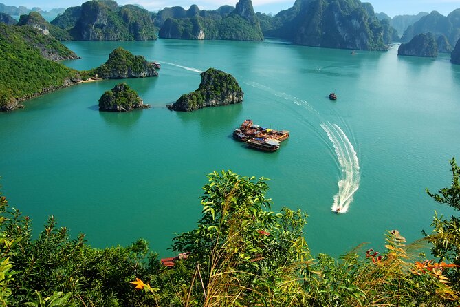2-Day Overnight in Halong Bay Cruise With Transfer From Hanoi - The Sum Up