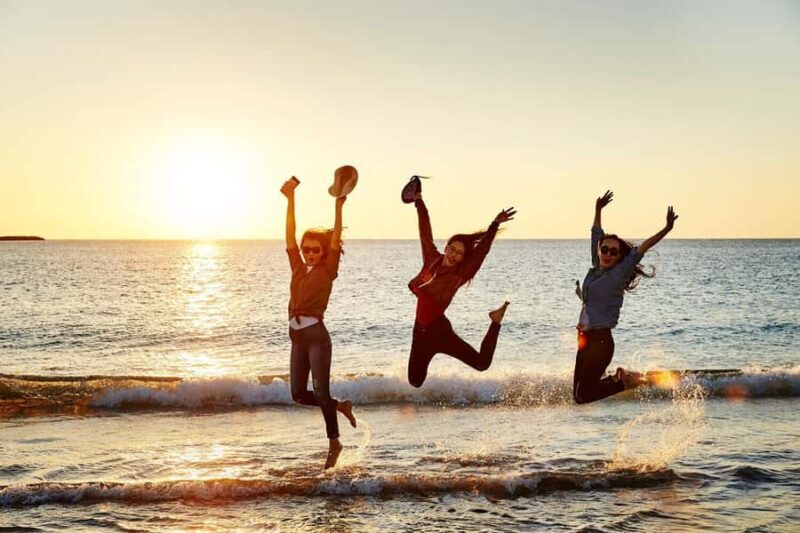 2 Day Pink Lake the Pinnacles & Sand Dunes Coral Coast Tour - Who Is This Tour Best For?