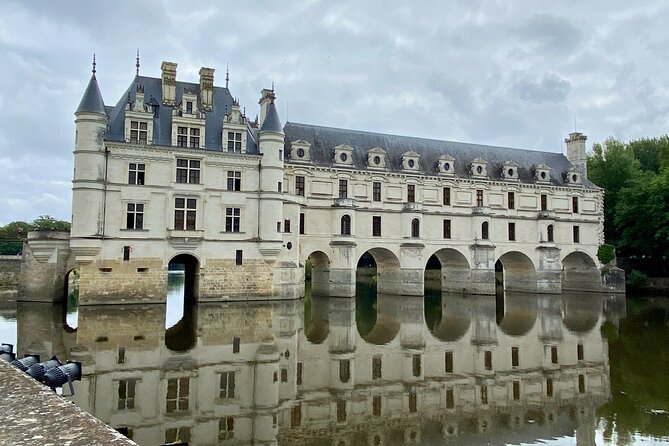 2-Day Private Loire Valley 6 Castles by Minivan From Paris With Wine Tasting - Tour Features and Inclusions