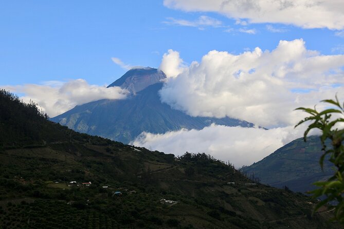 2-Day Quilotoa Lagoon and the Adventure City of Baños - Price and Reviews