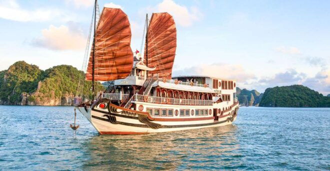 2-Day Royal Palace Ha Long Bay & Ti Top Island Cruise - Day 1: Halong Bay Exploration