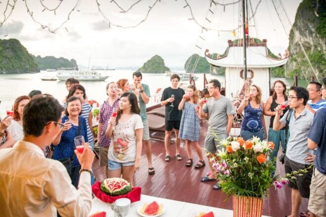 2-Day Royal Palace Ha Long Bay & Ti Top Island Cruise - On-Board Activities and Amenities