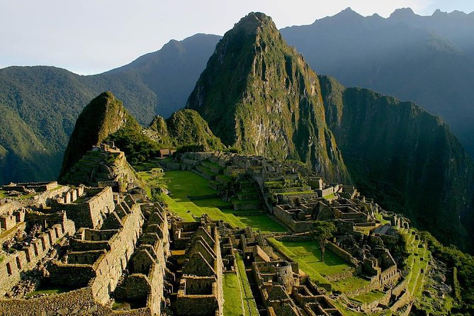 2-Day: Sacred Valley Conex. Machu Picchu Private Service - Accommodation and Meals