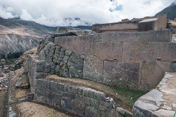 2-Day Sacred Valley & Machu Picchu Guided Tour From Cusco - Exploring the Ruins of Ollantaytambo