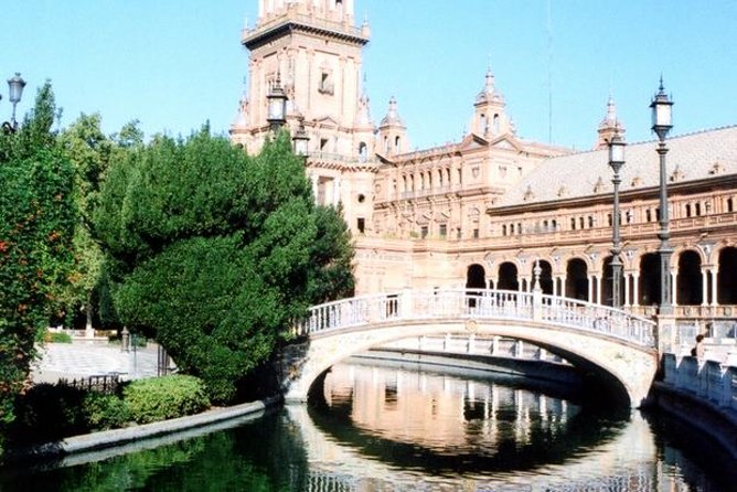 2-Day Seville Tour From Granada With Royal Alcazar Palace, Seville Cathedral and Flamenco Show - Visiting the Royal Alcazar Palace