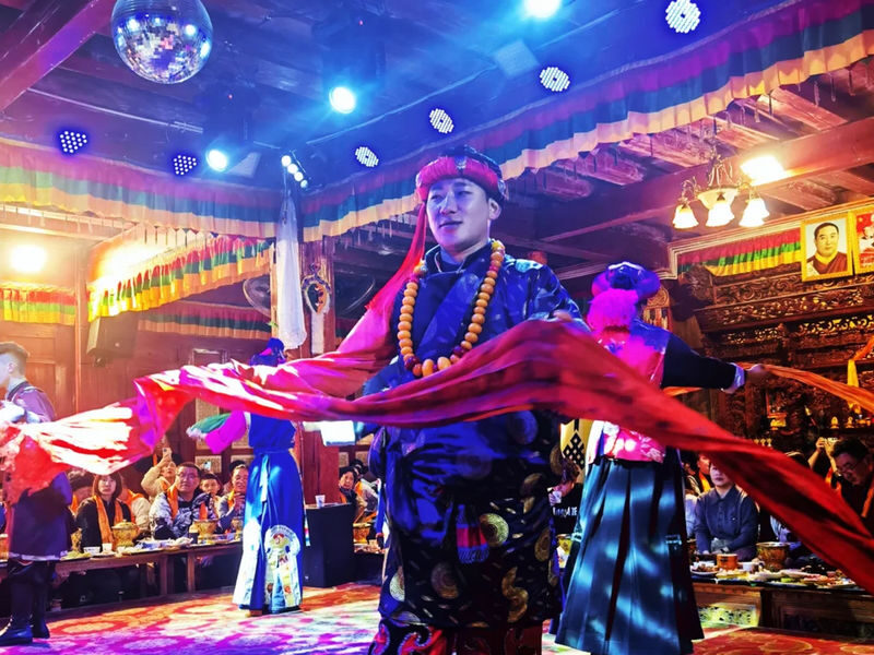 2-Day Small Group Tour to Lijiang Tiger Leaping Gorge and Pudacuo National Park - Pudacuo National Park adds a different kind of scenery