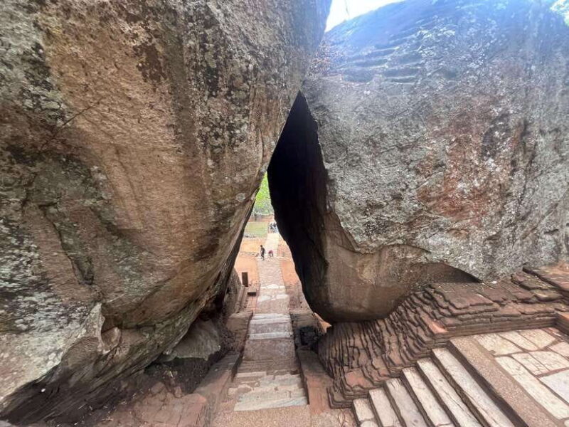 2 Day tour from Kandy: Sigiriya Polannaruwa and Anuradhapura - Good To Know