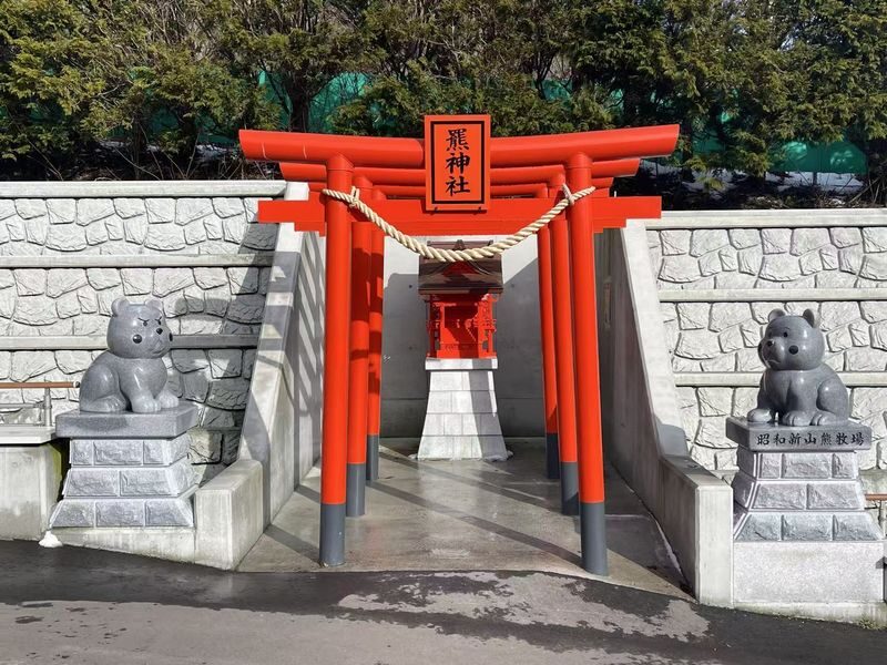 2-Day Tour from Sapporo: Lake Toya & Hakodate Popular Attractions Exploration - What the price covers, and what it does not