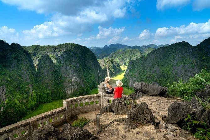 2 Day Tour to Ninh Binh From Hanoi With Trang an Cave - Date and Travelers