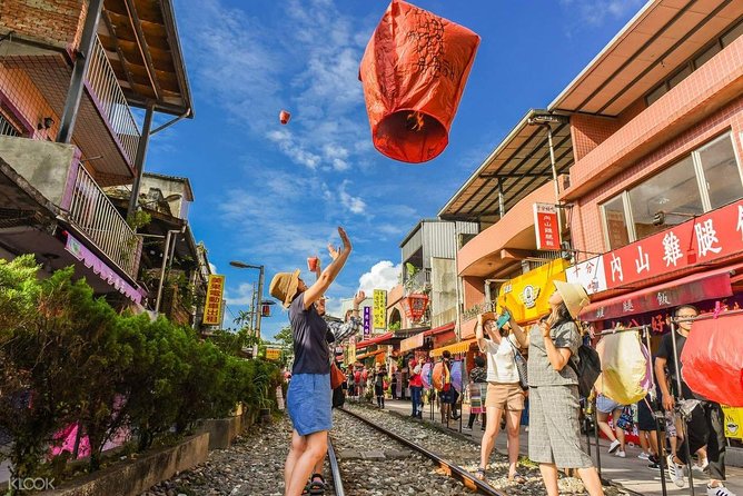 2-Day Trip to Yilan (Or Pingxi Sky Lantern) and Sun Moon Lake (Ending in Taichung City) - End Point and Pickup Information