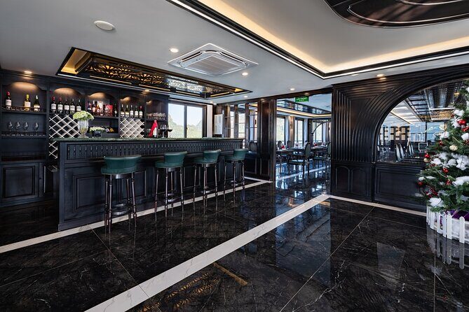 2 Days 1 Night Rita Cruise Best Luxury Cruise in Halong Bay - What Makes Rita Cruise Stand Out?