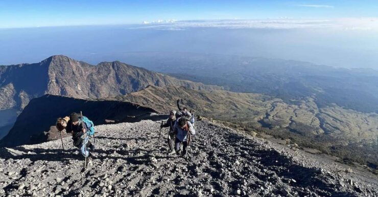 2 Days 1 Night Trekking to Summit Rinjani 3726 MASL - Trekking Package Details