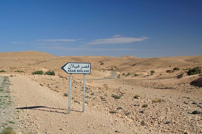 2 Days and 1 Night Excursion to Ksar Ghilane Under the Tent - Pickup Details: Hotel Lobby Pickup, Sign-Holding Guide, Confirmation