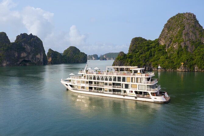2 Days and 1 Night Ha Long Bay Luxury Escape on Apple Cruise - An In-Depth Look at the Apple Cruise Experience