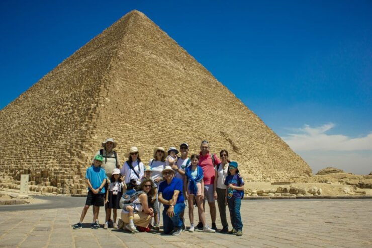 2 Days Cairo Tours to Pyramids, Museum, Old Cairo and Bazaar - Tour Itinerary