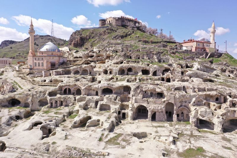 2 Days Cappadocia from Istanbul w/cave hotel and optional balloon - Who should book this two-day trip