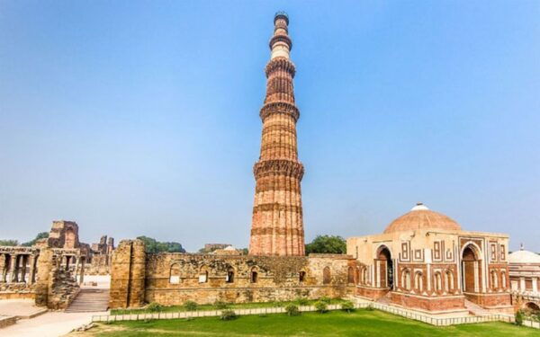 2 Days Delhi and Agra Tour by Car With an Approved Guide - The Sum Up