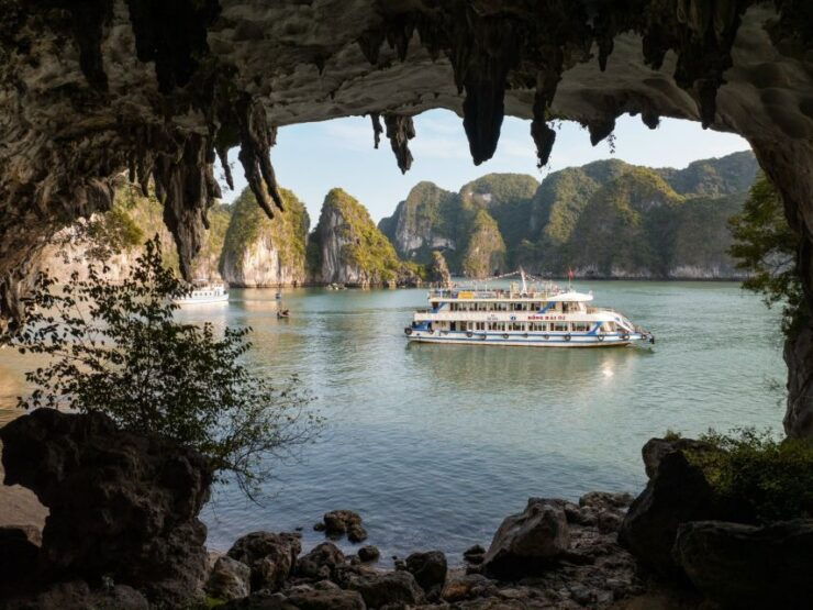 2-Days: Ha Long Bay - Ninh Binh Hightlight & Hidden Gems - Ha Long Bay Exploration