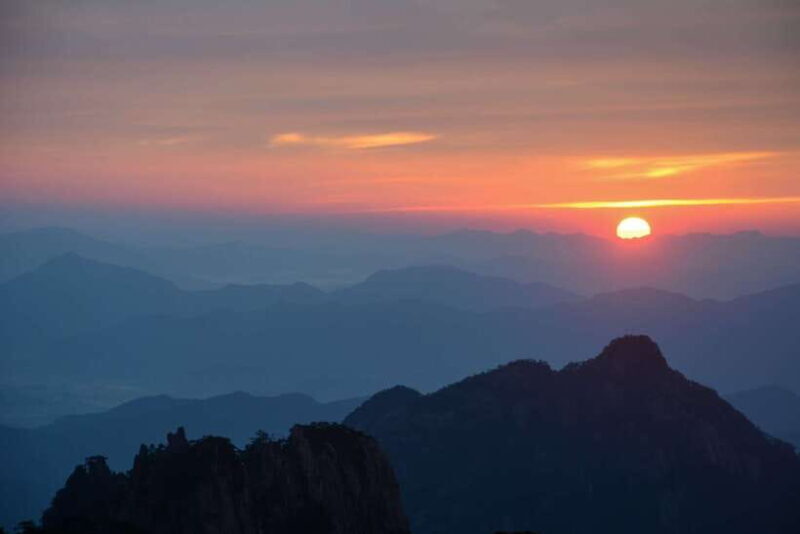2 Days Huangshan Private Tour for Essence of Yellow Mountain - The Experience of Traveling with a Private Guide