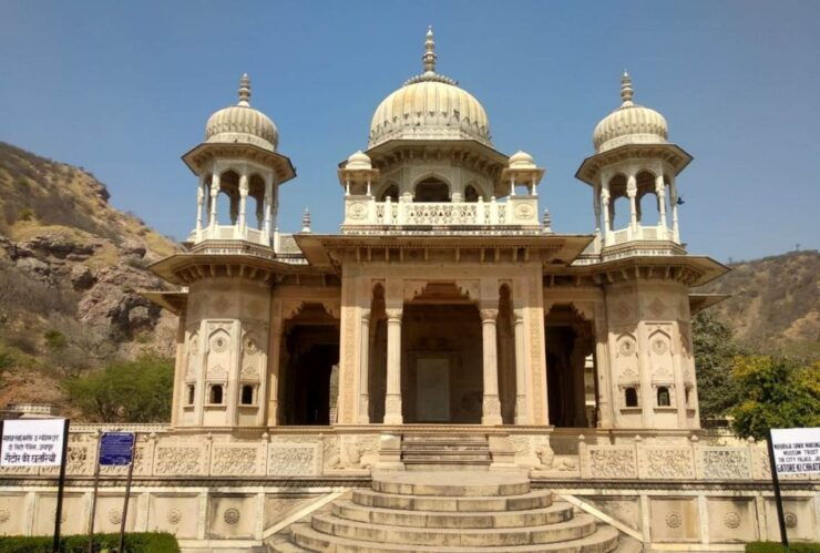 2-Days Jaipur Tour From Delhi With Overnight at Jaipur - Transportation and Accommodation