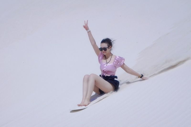 2 Days Luxury Pink Lake Tour with Chinese Language Guide - A whole lobster lunch, then a coastal pause
