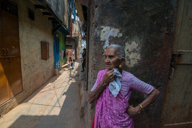 2 Days Mumbai Must-Sees: Markets at Dawn, Heritage Sites & Slums - Meeting Point
