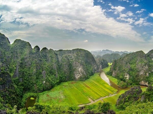 2 Days : Ninh Binh Landscapes - Ha Long Bay Cruise - Ha Noi - Day 2: Ha Long Bay Adventure