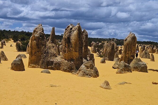 2 Days One Night Tour at Pink Lake Natures Window and Pinnacles - Why This Tour Offers Great Value