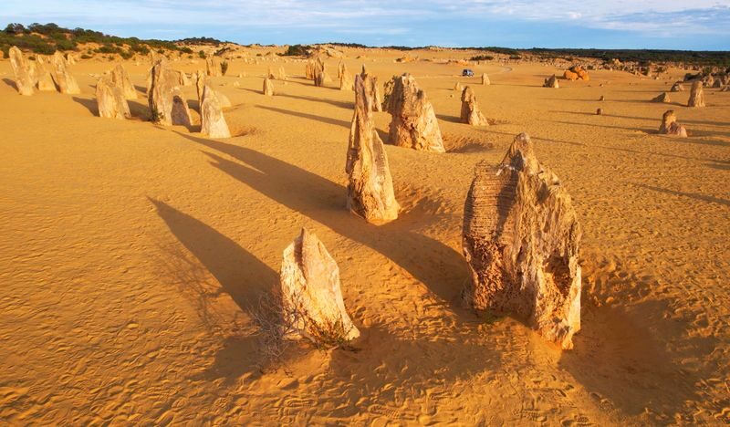 2 Days Pink Lake Western Australia Tour - Day one: dunes, limestone pillars and a coastal lookout