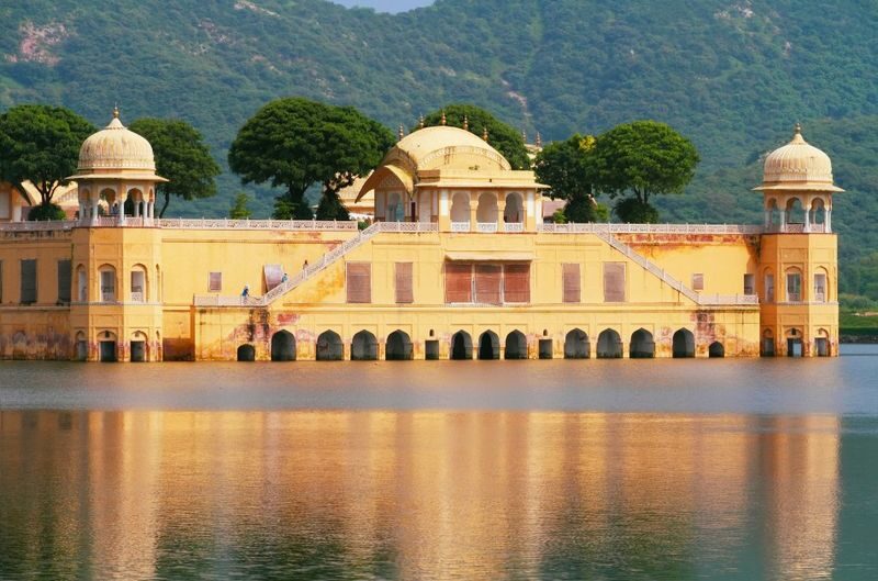 2 Days Private Golden Triangle Tour to Agra and Jaipur From Delhi - Guides and drivers make the difference